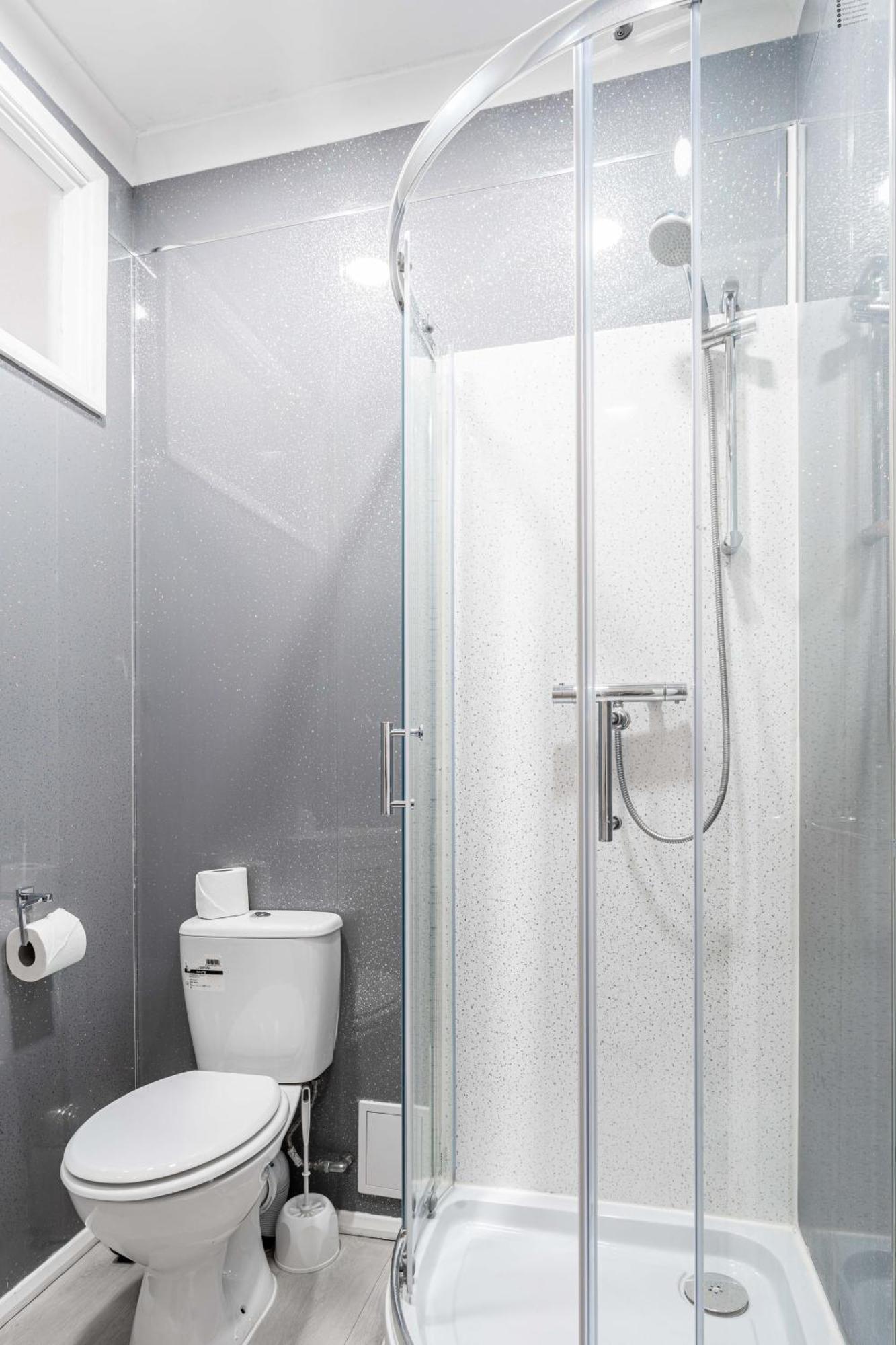 Single Room Private Bathroom
