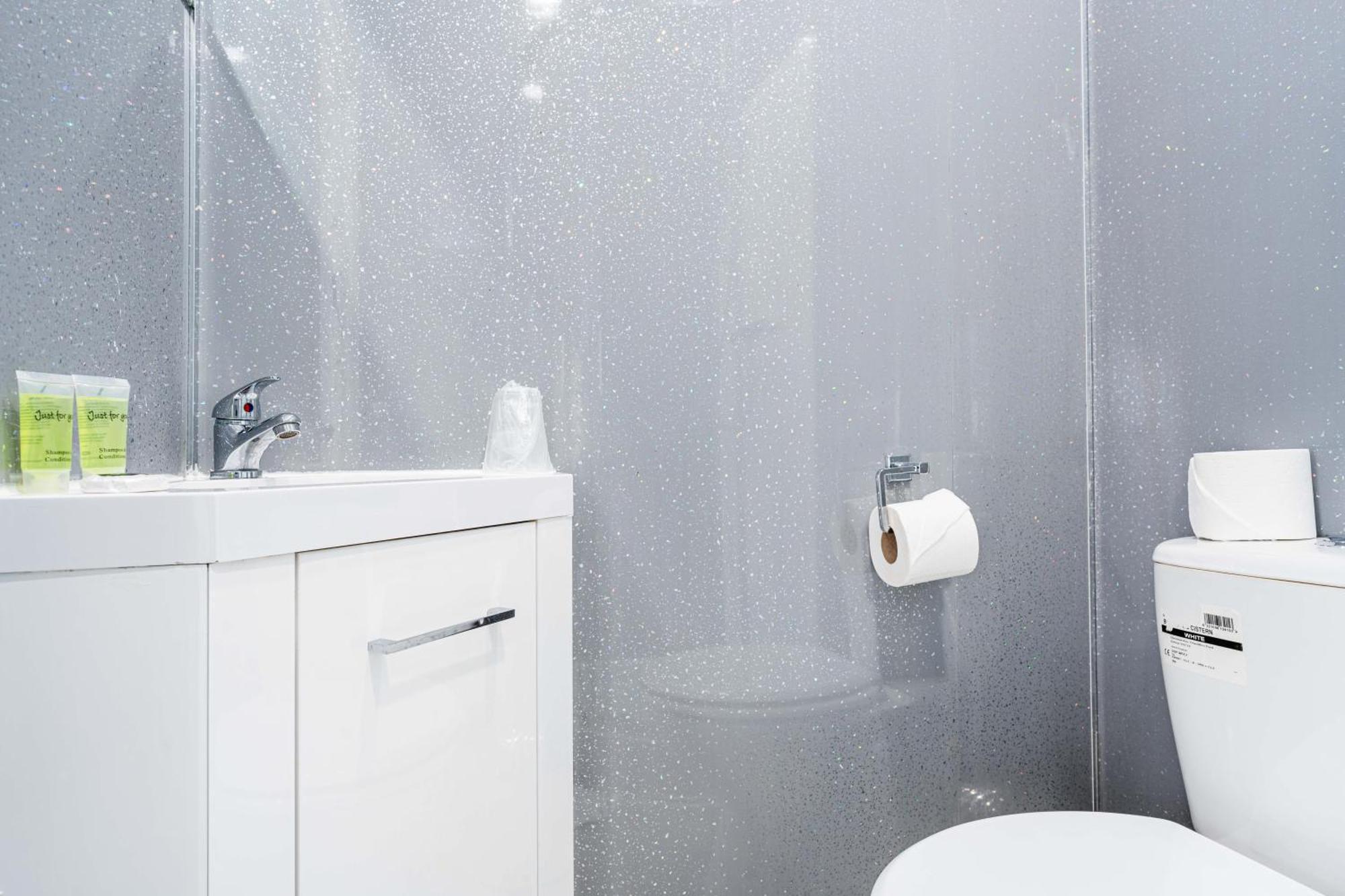 Single Room Private Bathroom
